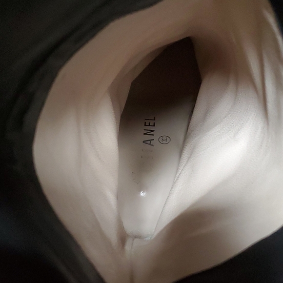 CHANEL Leather Folded Over Pointed Cap Toe Mid Calf Boots Size 36 - Picture 9 of 10
